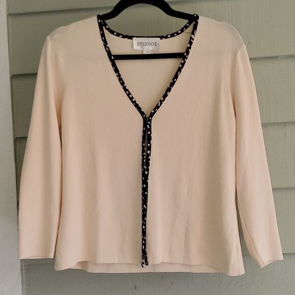 Studio I Sweaters - Studio I Cardigan 